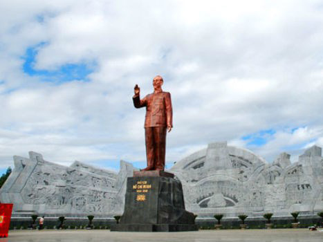 [-]Thủ[-]tướng[-]chỉ[-]đạo[-]UBND[-]tỉnh[-]Sơn[-]La[-]về[-]việc[-]xây[-]dựng[-]tượng[-]đài[-]Bác[-]Hồ